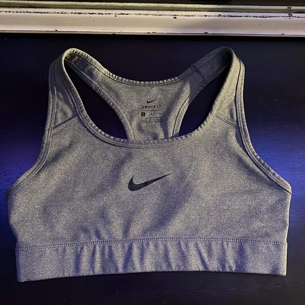 Nike sports bra, size small. Fantastic condition